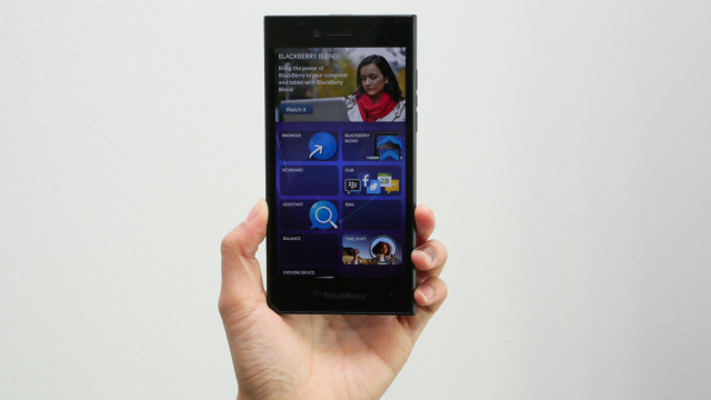 Blackberry, il taglio dei costi porta utili trimestrali Blackberry, il taglio dei costi porta utili trimestrali