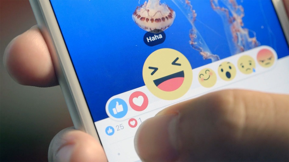 Facebook introduce Reactions, nuova funzione collegata al tasto 'Mi Piace' Facebook introduce Reactions, nuova funzione collegata al tasto 'Mi Piace'