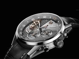 Per la prima volta le vendite degli smartwatch superano quelle degli orologi svizzeri Per la prima volta le vendite degli smartwatch superano quelle degli orologi svizzeri
