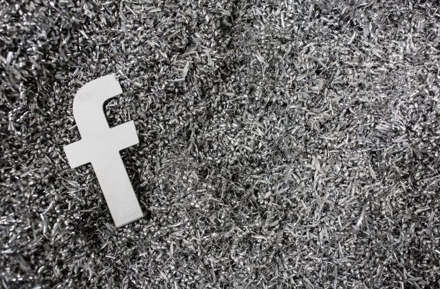 Facebook contro gli adblocker, pronte tecnologie per forzare il blocco Facebook contro gli adblocker, pronte tecnologie per forzare il blocco