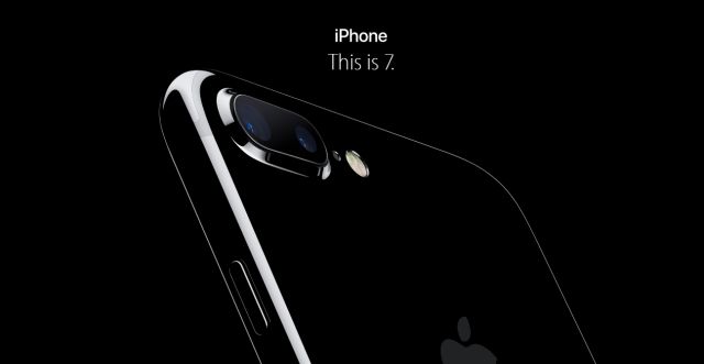 Apple iPhone 7 e Apple iPhone 7 Plus: Resistenti ad immersioni, dual camera e niente jack audio Apple iPhone 7 e Apple iPhone 7 Plus: Resistenti ad immersioni, dual camera e niente jack audio