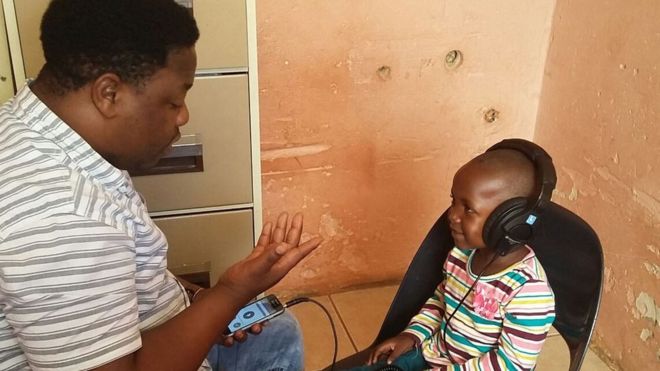 HearScreen, app che rileva la perdita dell'udito con uno smartphone ed un paio di cuffie HearScreen, app che rileva la perdita dell'udito con uno smartphone ed un paio di cuffie