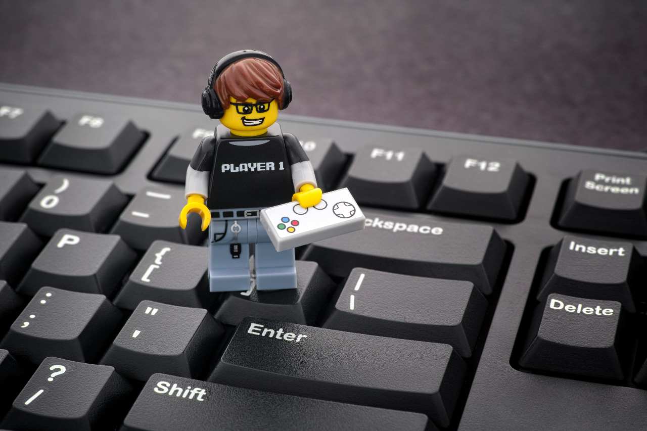 Lego e web, che bella coppia! (Adobe Stock)