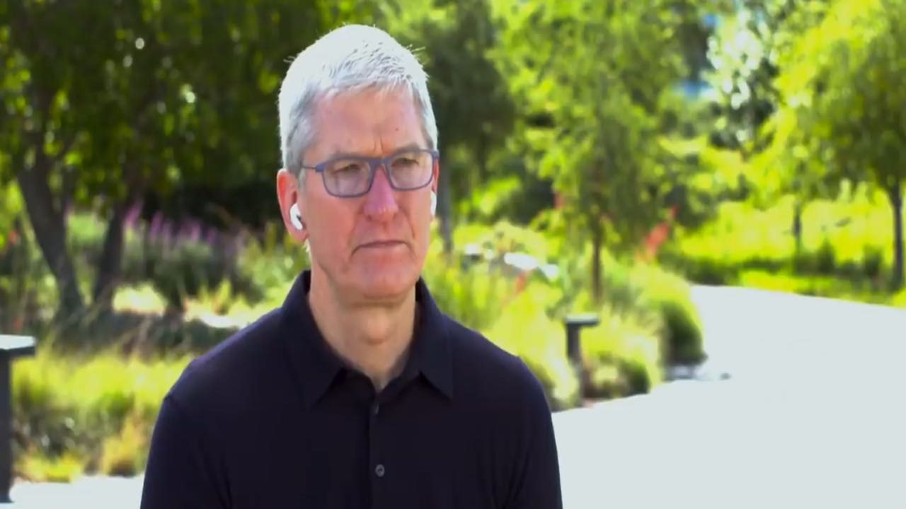 Tim Cook CEO Apple 
