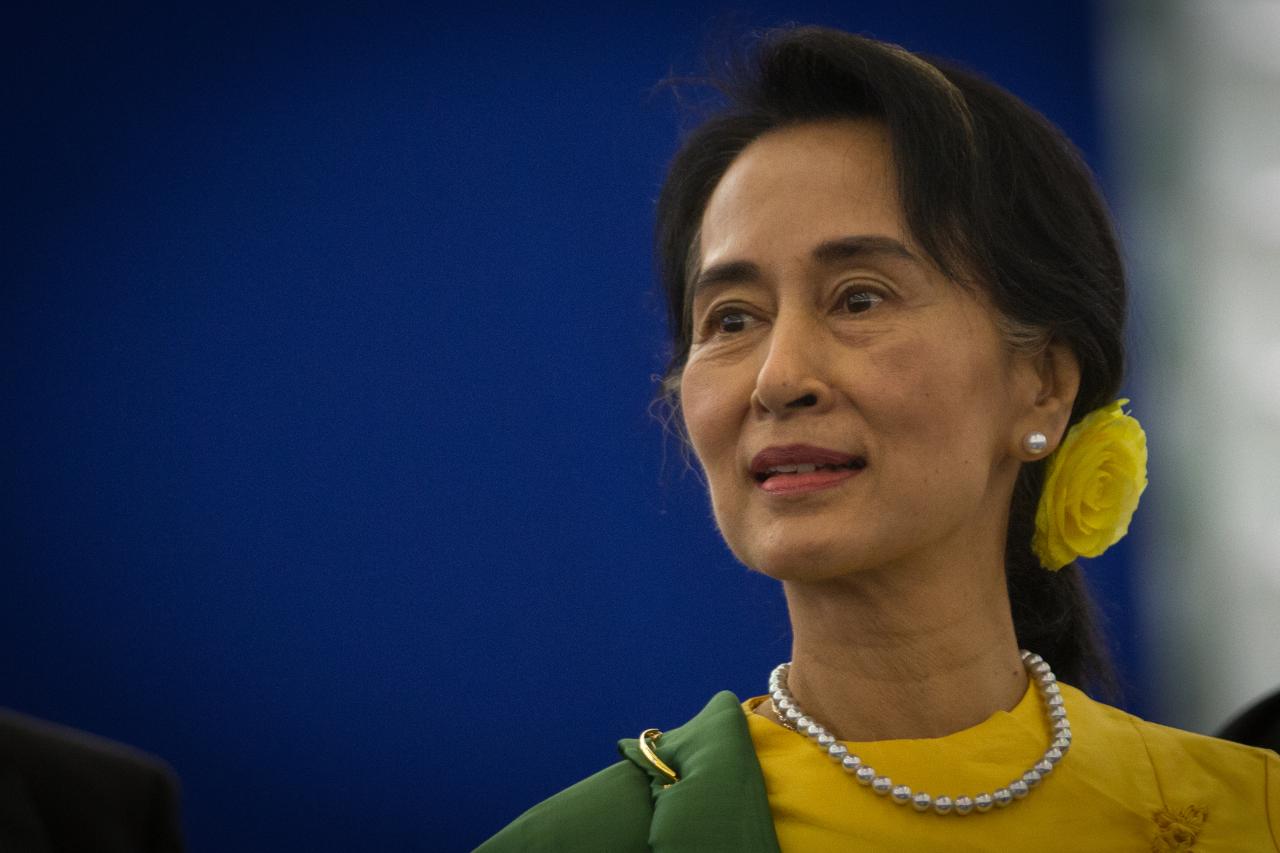 Myanmar chiuso Facebook Aung San Suu Kyi