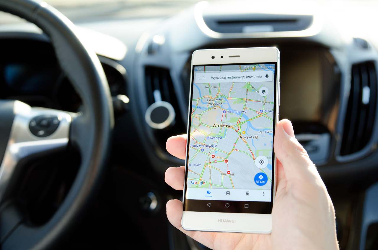 Google Maps App (Adobe Stock)