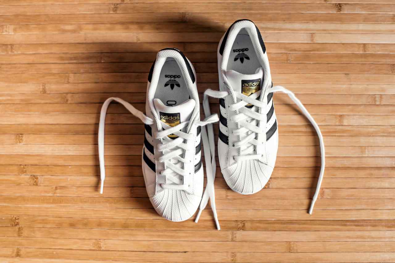 Adidas SuperStar (Adobe Stock)