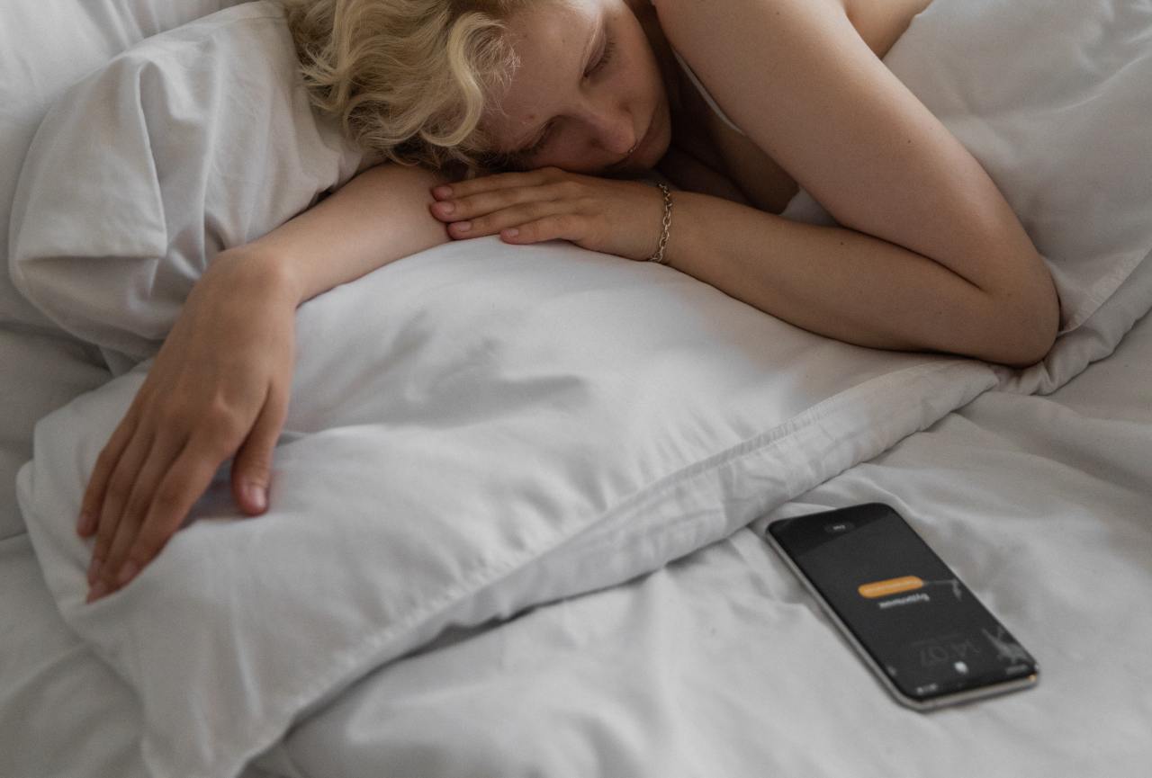 Dipendenza da smartphone e scarsa qualità del sonno
