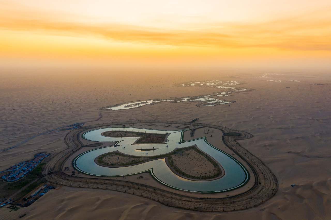 Love Lake, Dubai (Adobe Stock)