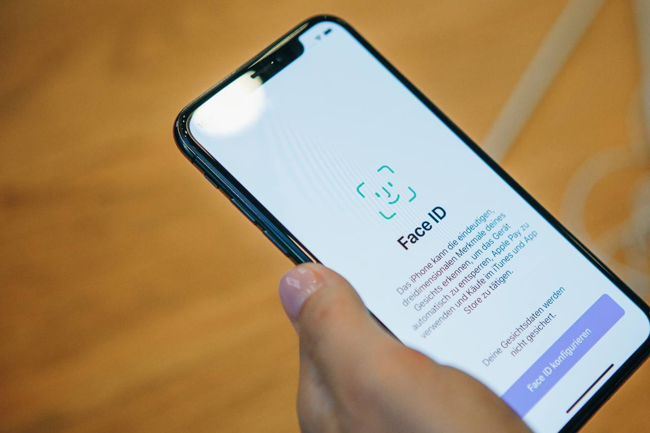 iPhone Face ID (Adobe Stock)