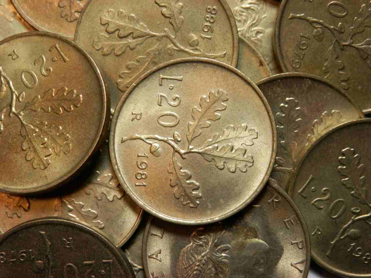 Monete da 20 lire (Adobe Stock)