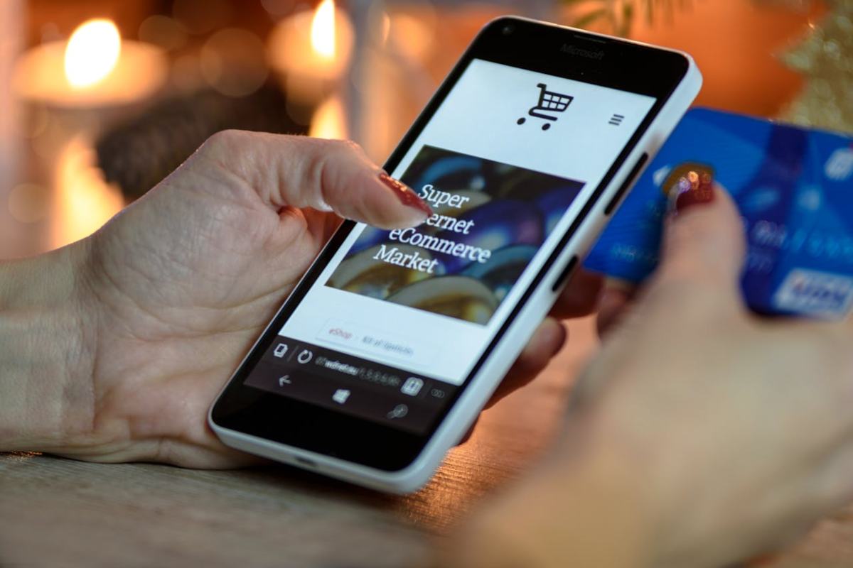 App di shopping su smartphone