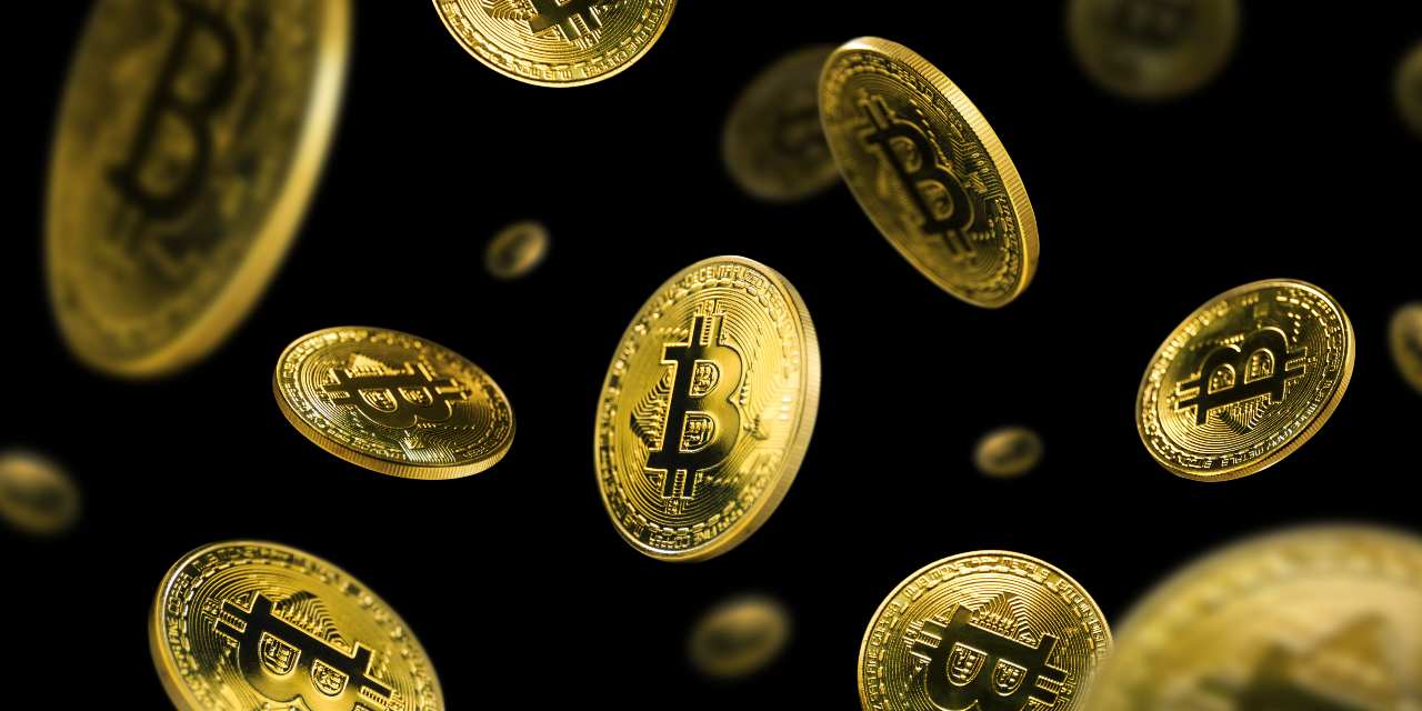 Bitcoin, la criptovaluta più importante (Adobe Stock)