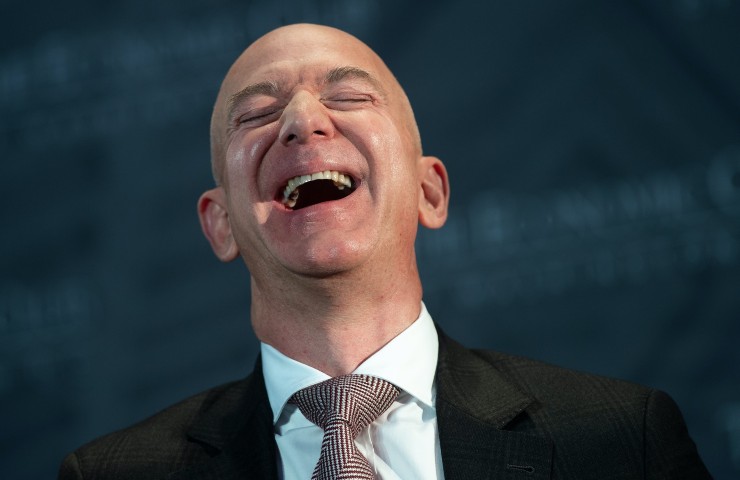 Amazon jeff bezos (images.newrepublic.com)