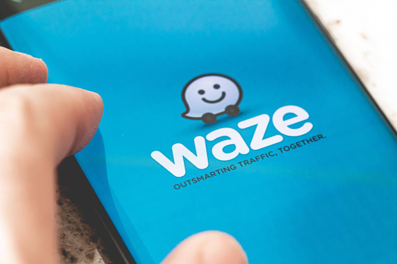 App Waze (Adobe Stock)