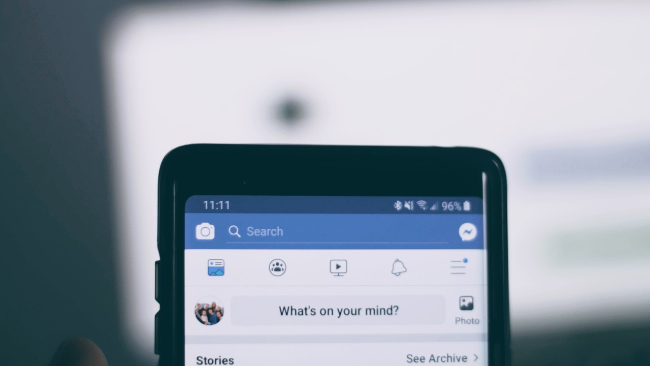 Facebook soggetto a restrizioni