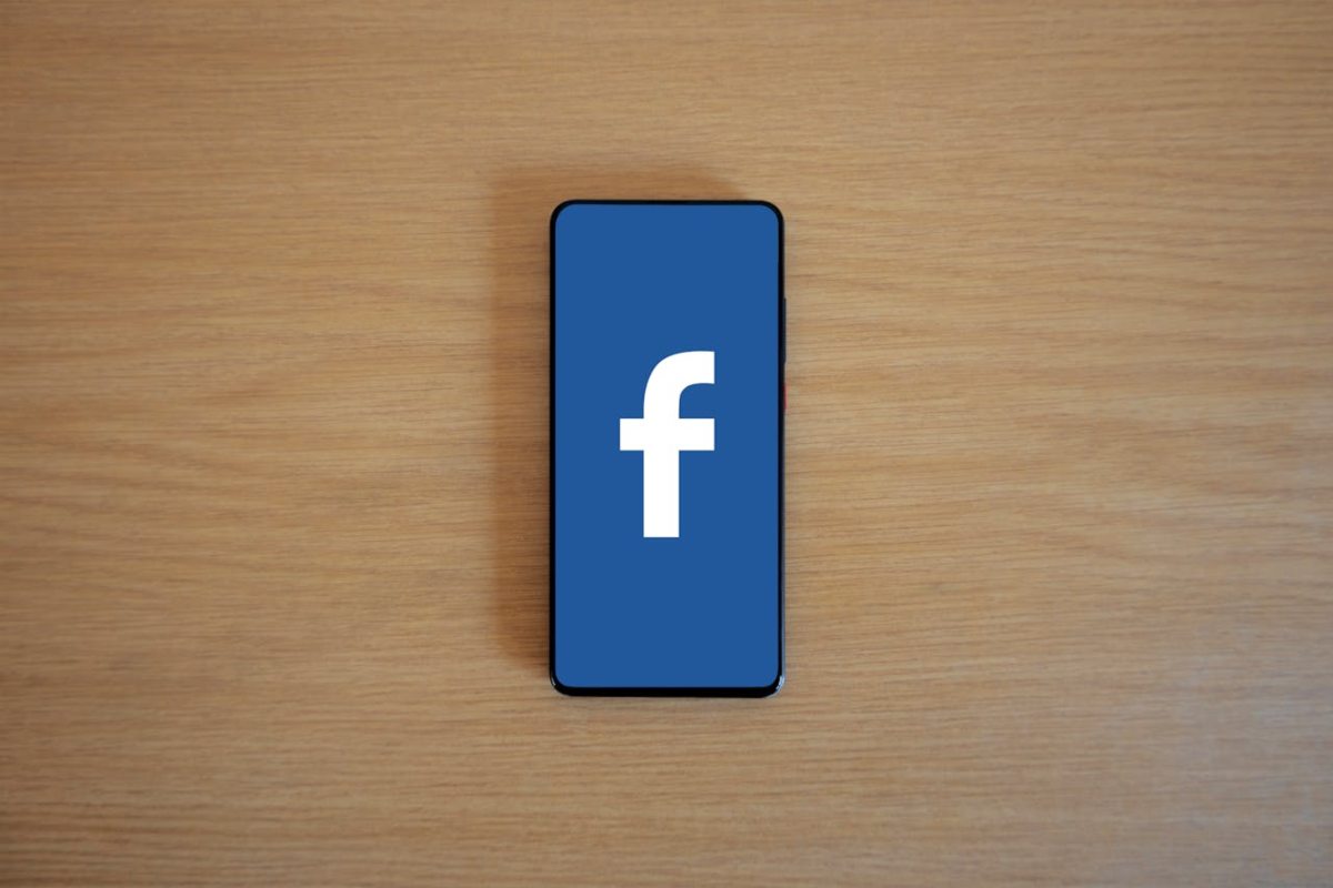 Facebook su smartphone