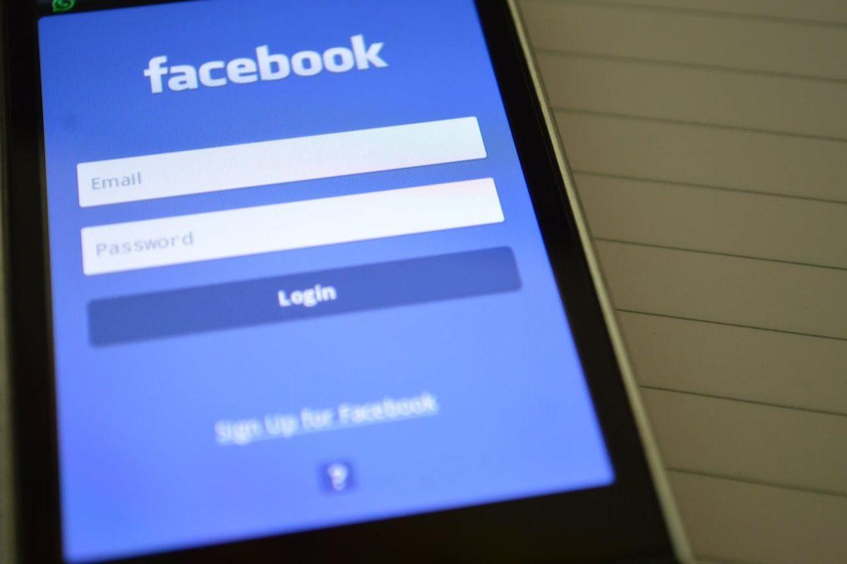 Facebook su smartphone
