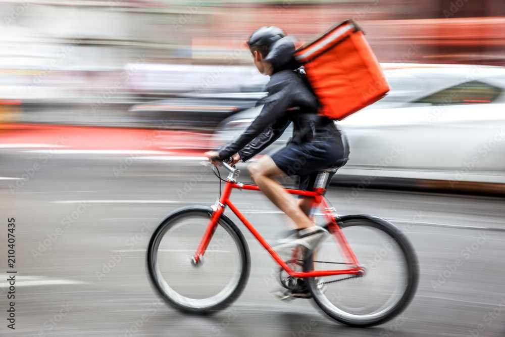 I rider, l'arma segreta dei fast Delivery (Adobe Stock)