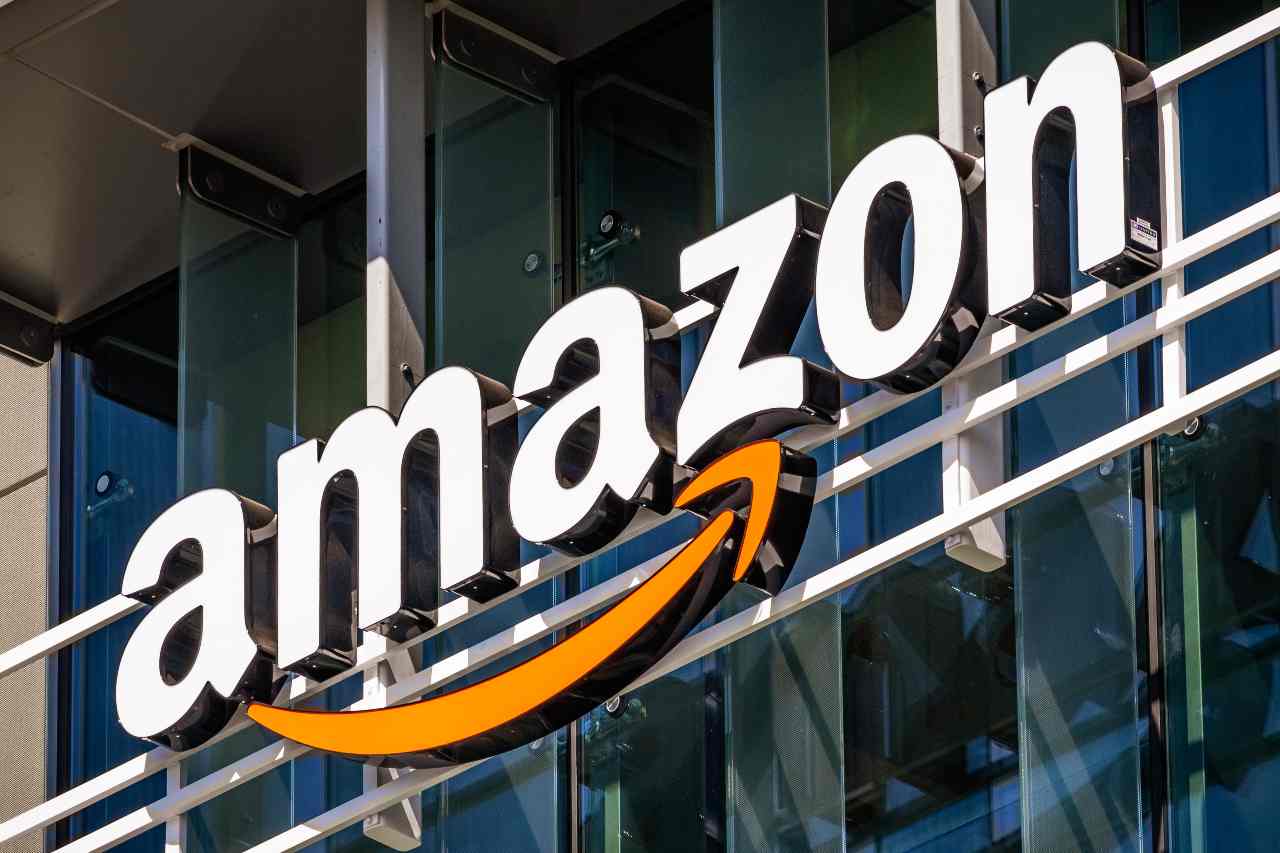 Amazon, la più grande Internet company al mondo (Adobe Stock)