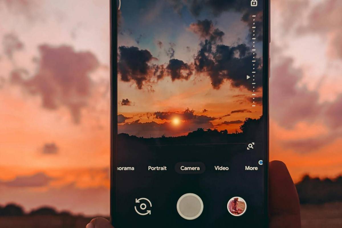 Scattare foto a un tramonto con smartphone