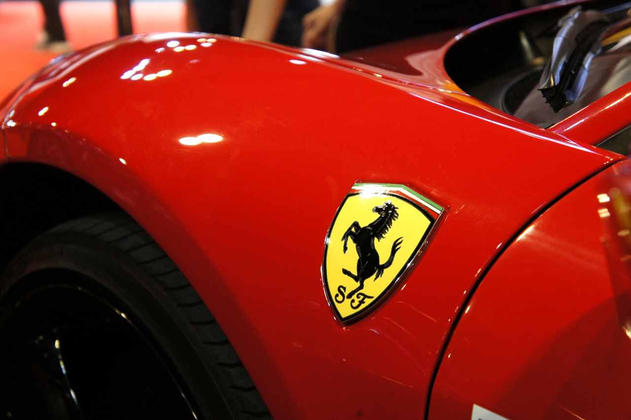 Ferrari, nuovo design in vista (Adobe Stock)