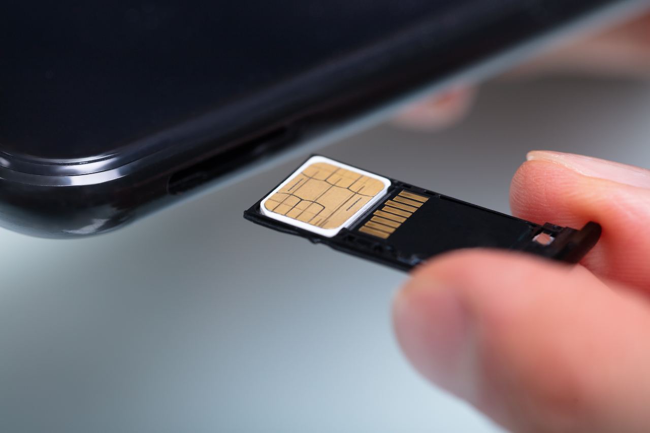 La prima SIM card nel 1991, nata da Giesecke+Devrient (Adobe Stock) 