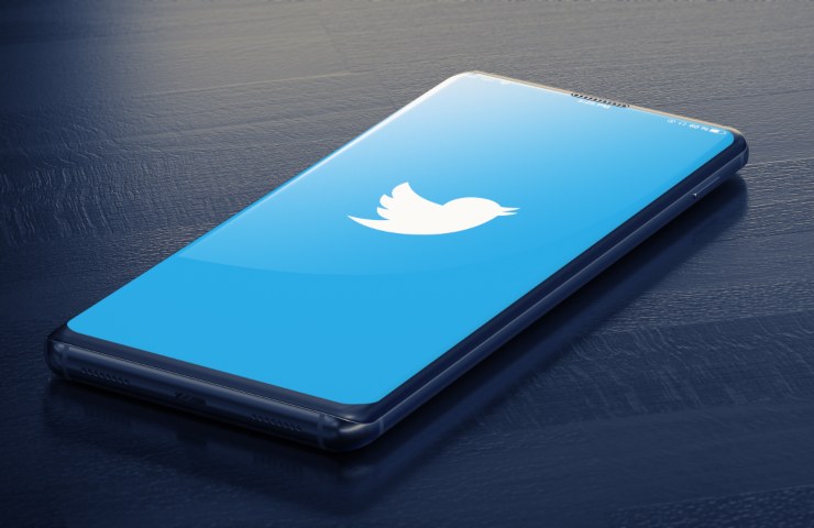 Twitter smartphone (Adobe Stock)