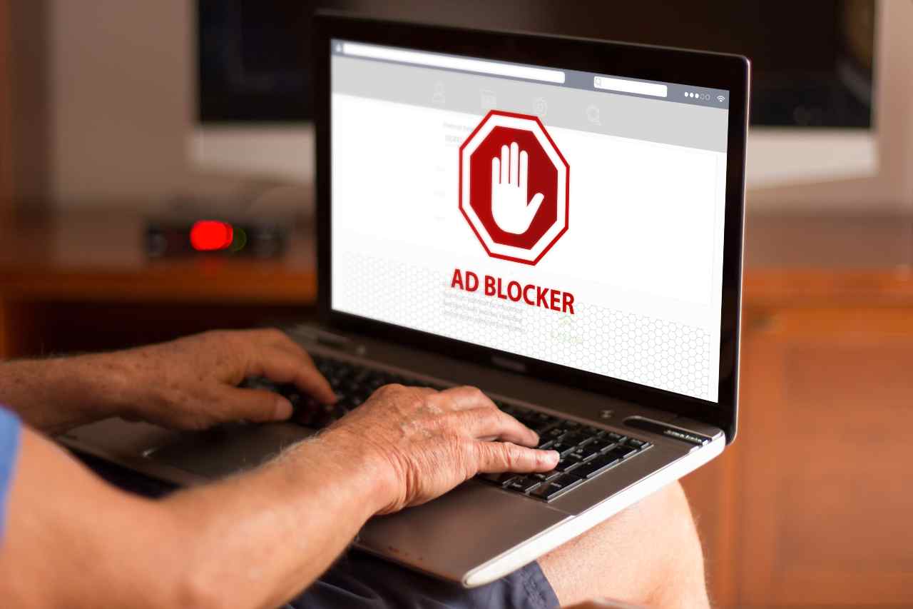 Programma ad blocker (Adobe Stock)
