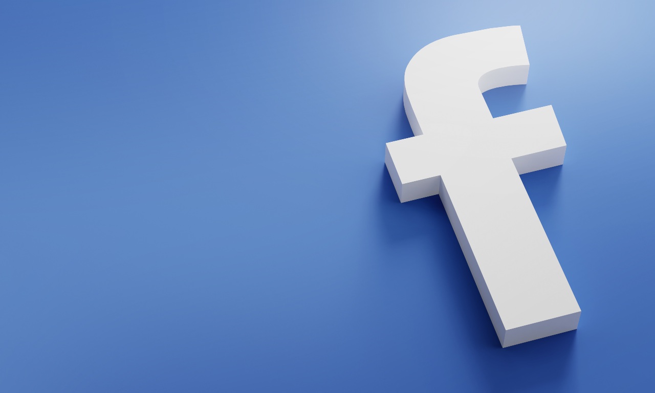 Cross posting, Instagram chiama, Facebook risponde (Adobe Stock)