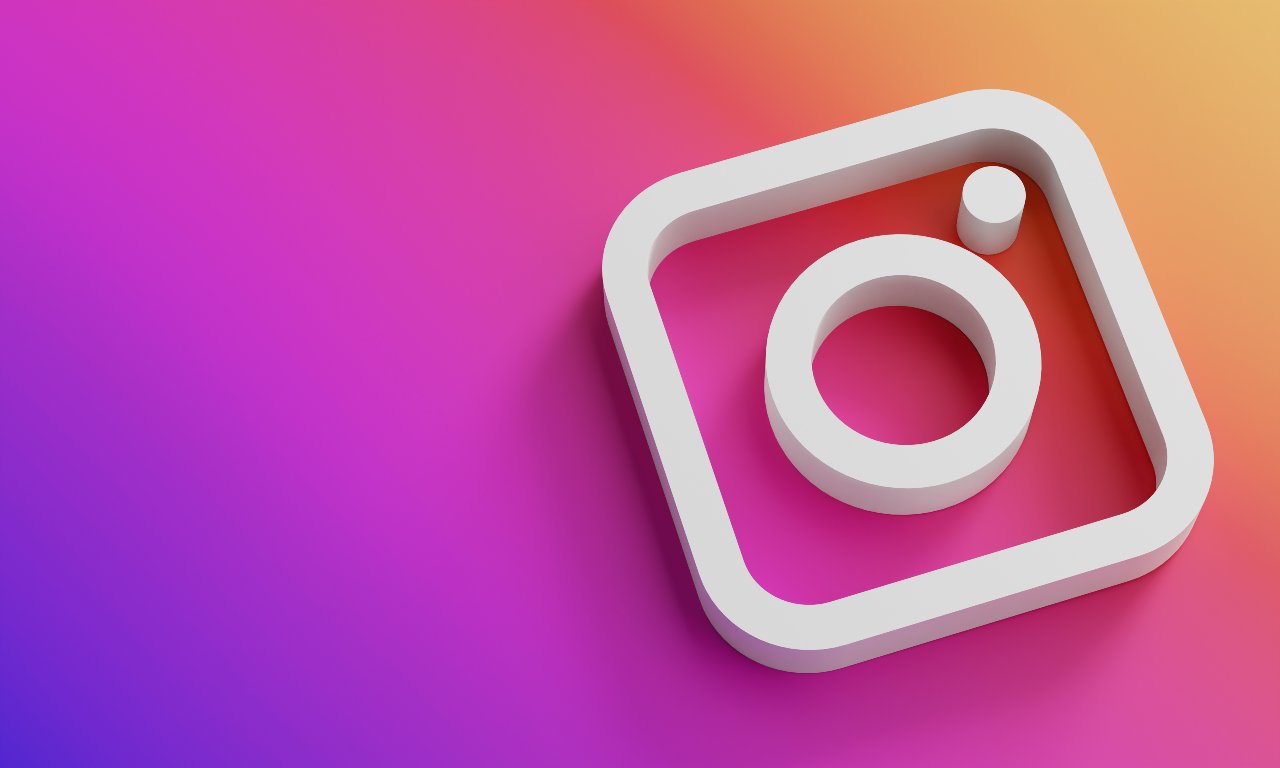 Instagram, dal 2012 uno di famiglia in casa Facebook (Adobe Stock)