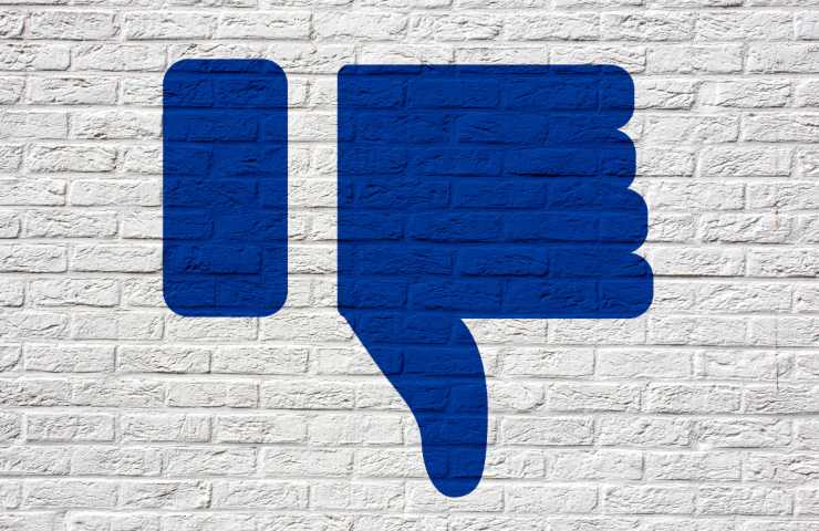 Facebook dislike (adobe stock)2