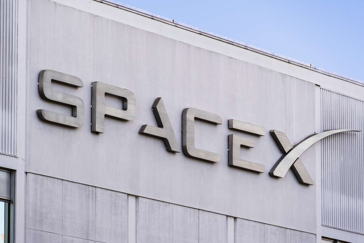 SpaceX, un'azienda aerospaziale statunitense costituita nel 2002 da Elon Musk (Adobe Stock)