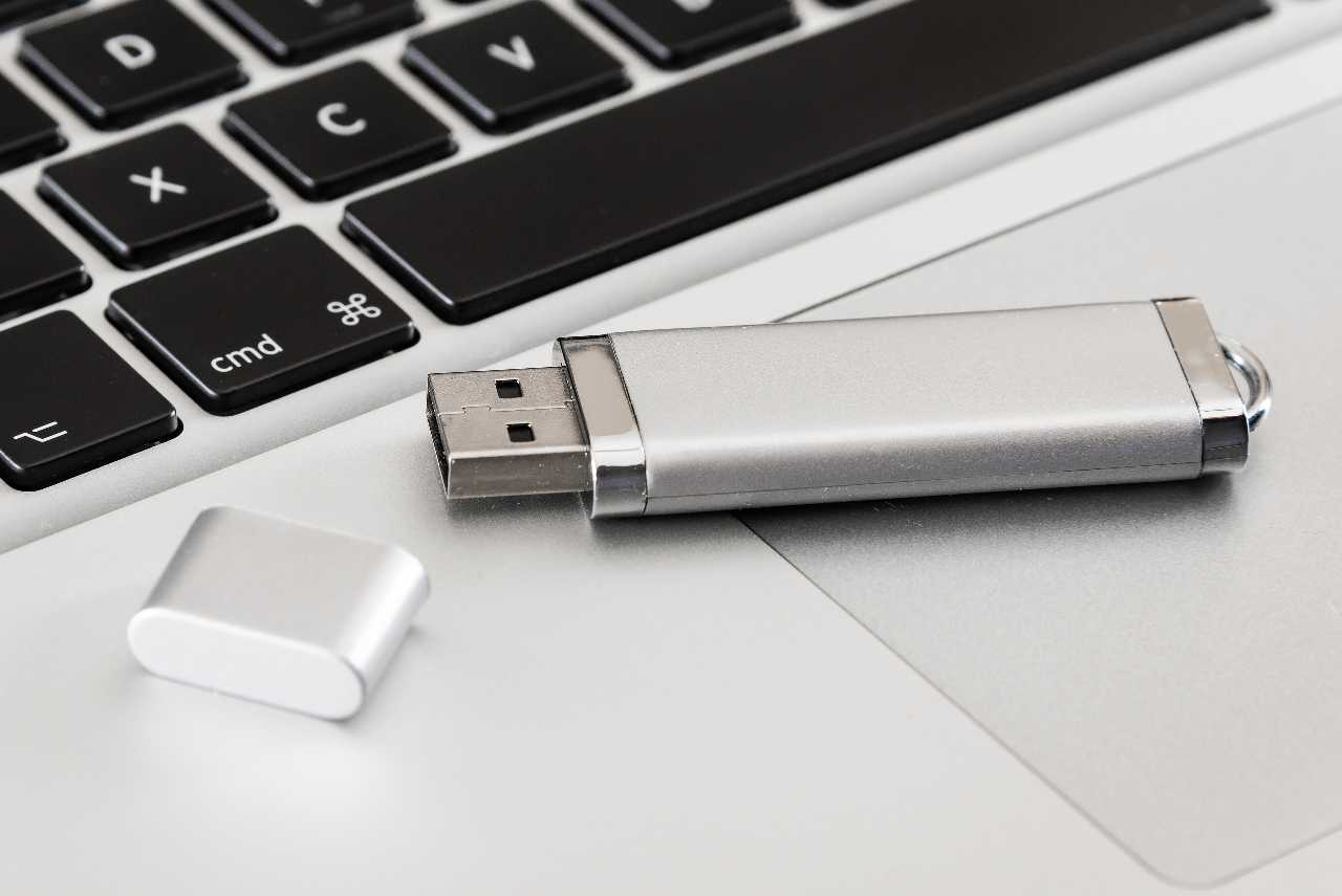 Chiavetta USB (Adobe Stock)