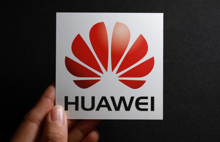 Huawei logo 06122021 cellulari.it (Adobe Stock)