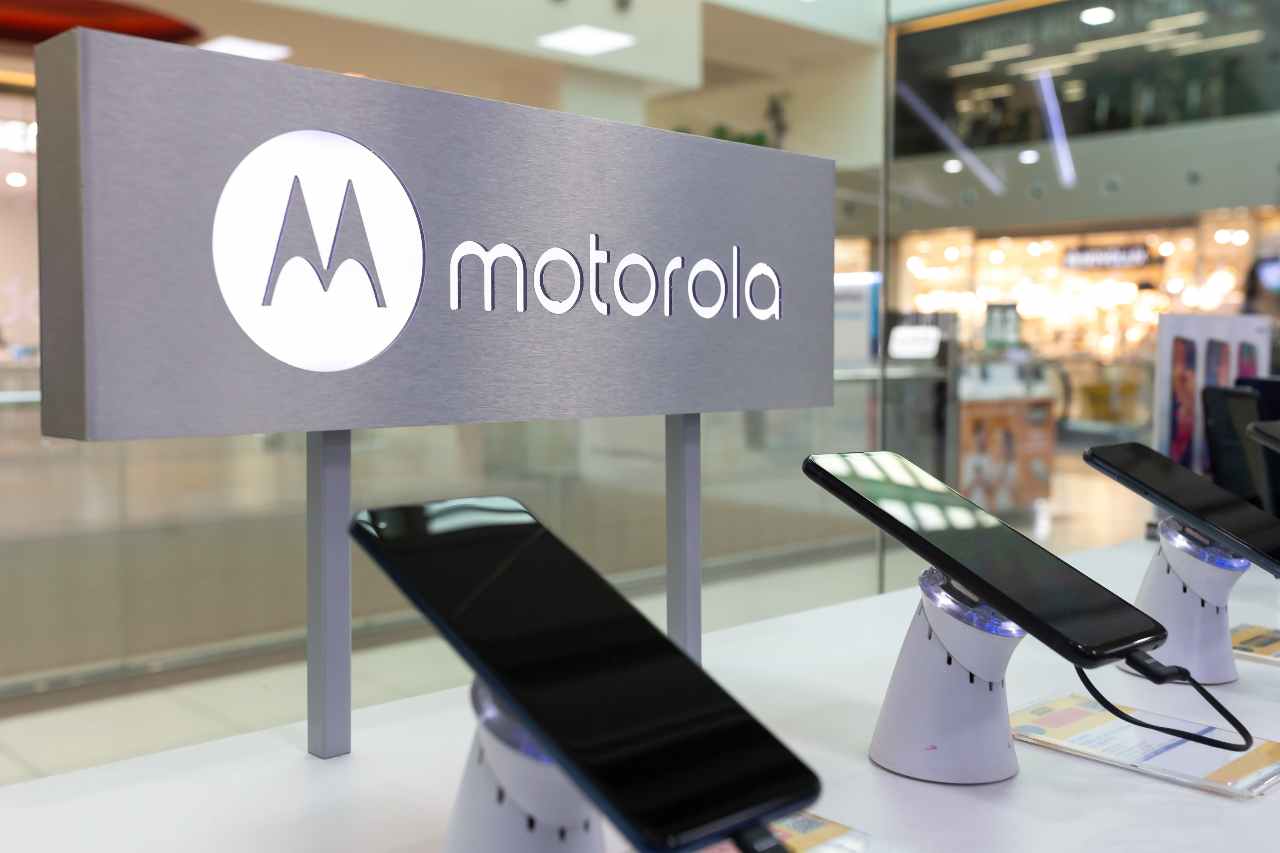 Motorola smartphone 20220304 cell