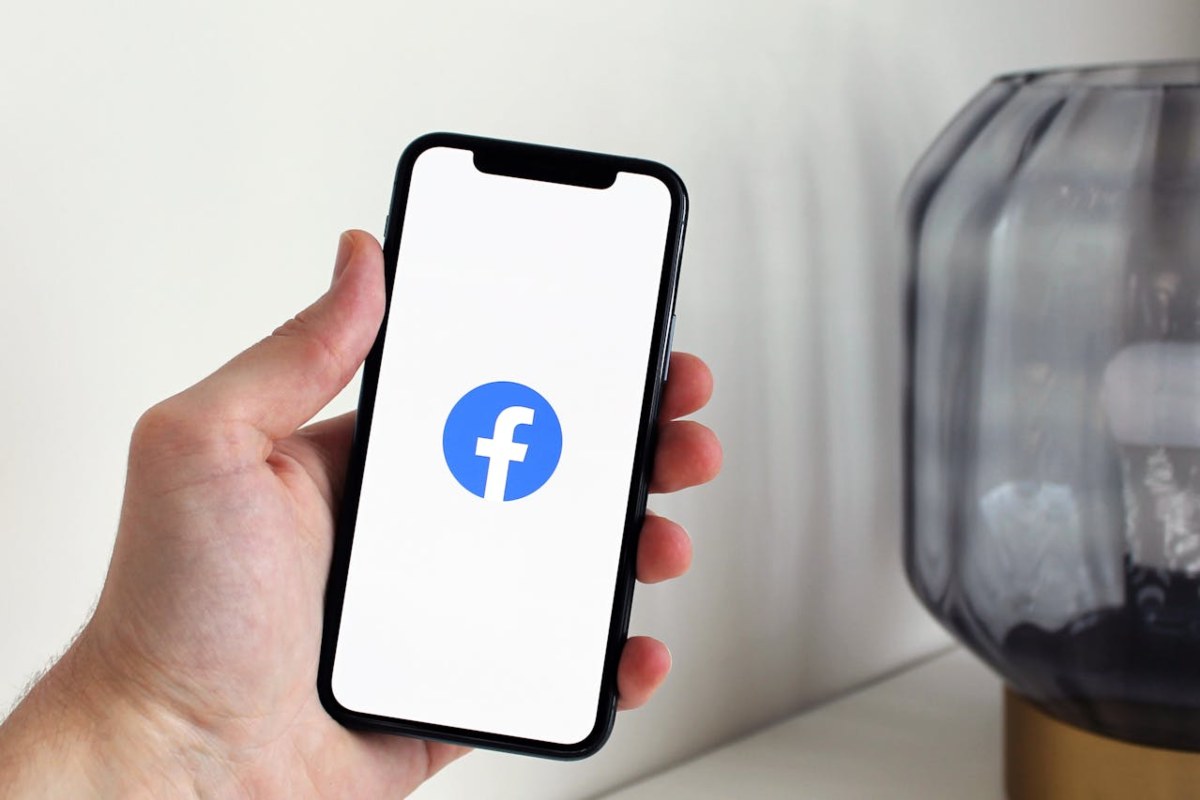 Facebook su smartphone