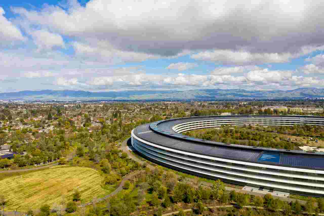 Apple Cupertino 20220404 cell