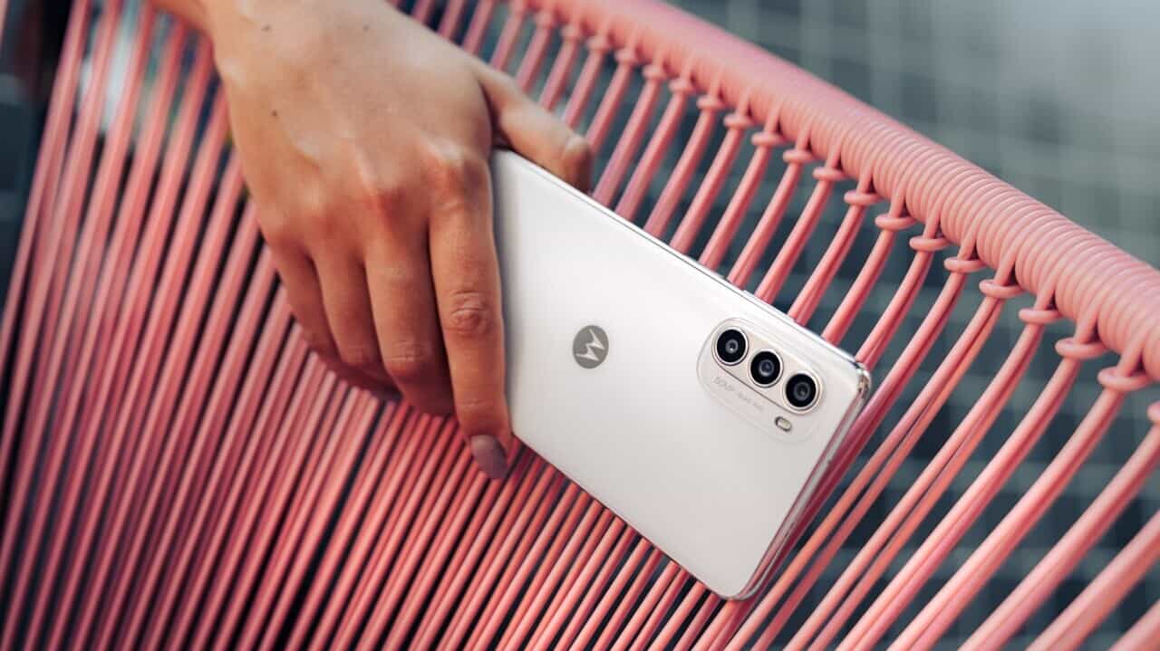 Moto G52 smartphone economico