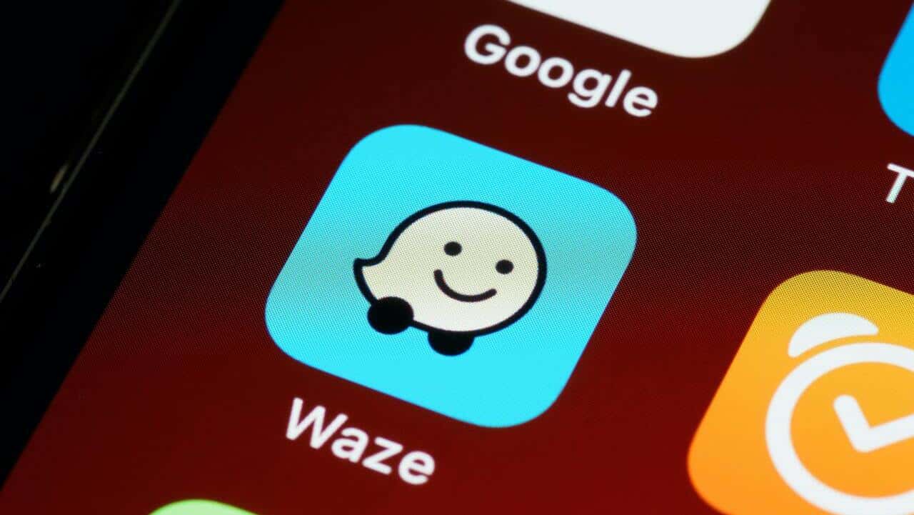 Waze per Android condivisione posizione WhatsApp