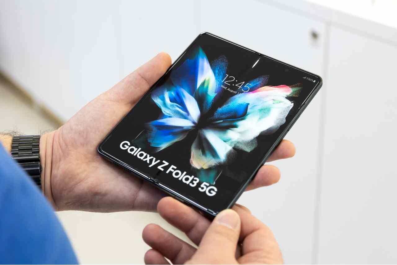 galaxy z fold 20220408 cellulari.it