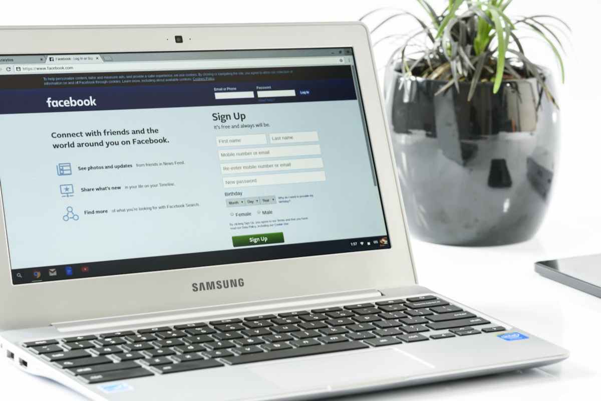 Facebook su laptop