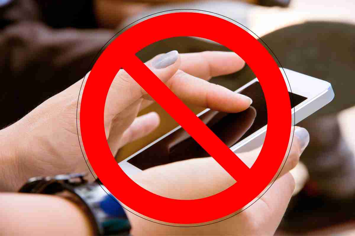 Stop Ai Cellulari Il Divieto Ufficiale Meglio Lasciarli A Casa Stop Ai Cellulari Il Divieto Ufficiale Meglio Lasciarli A Casa