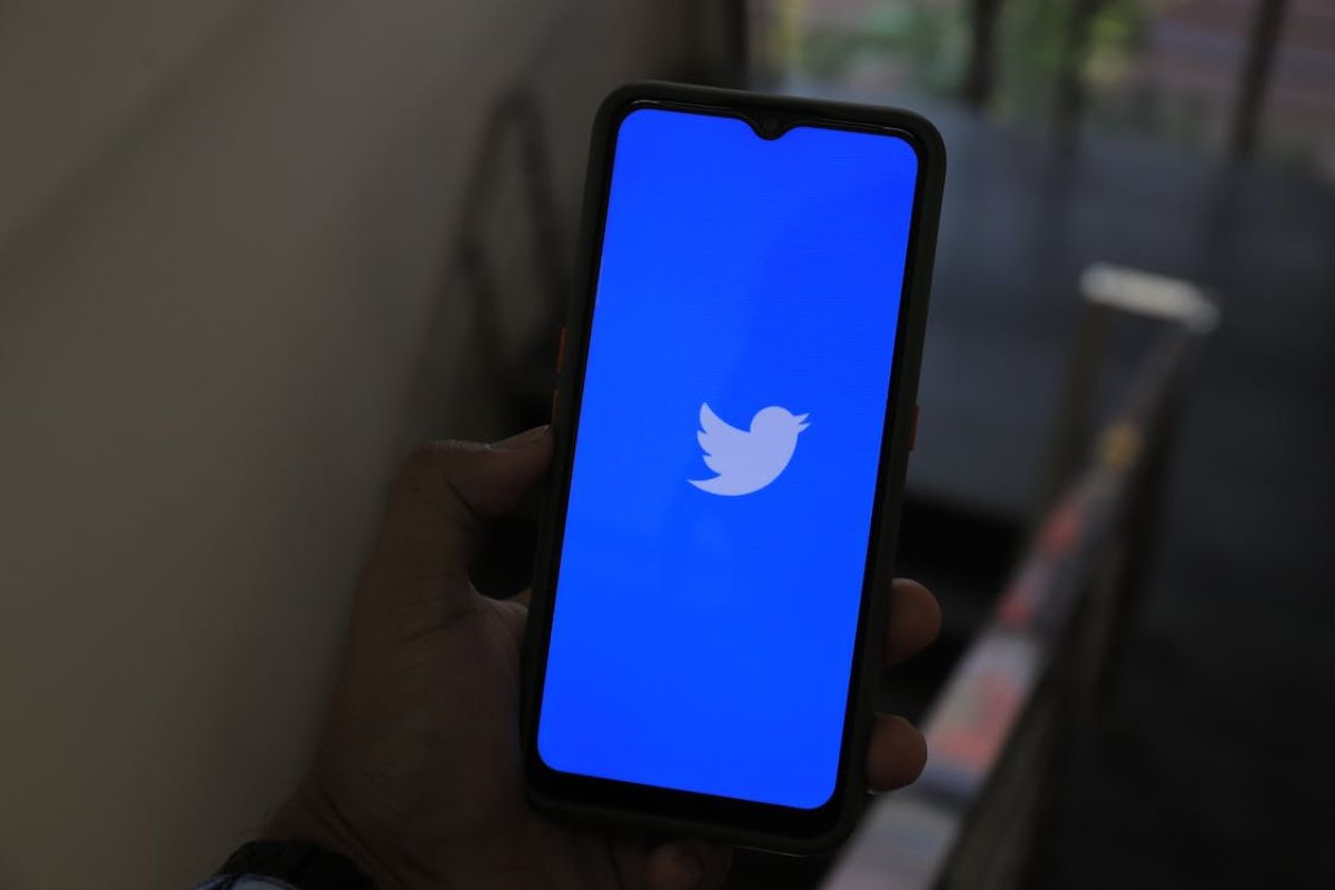 Twitter, nuove regole su tweet e messaggi privati