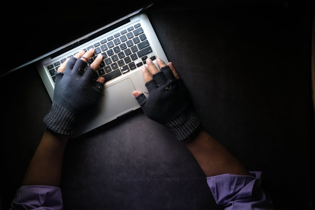 Hacker al laptop