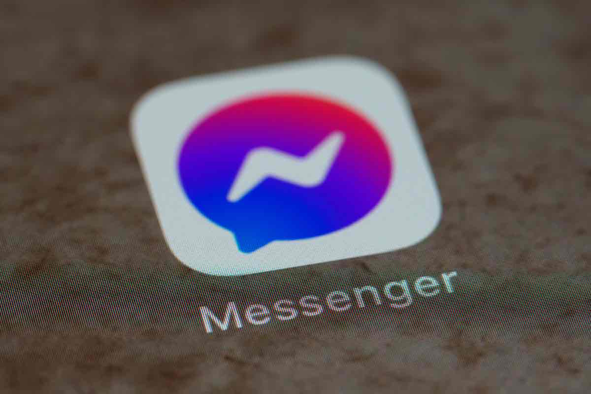 Facebook chiude Messenger