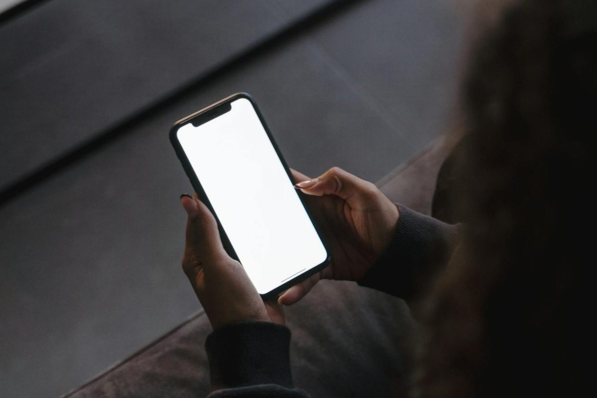 Smartphone in crash
