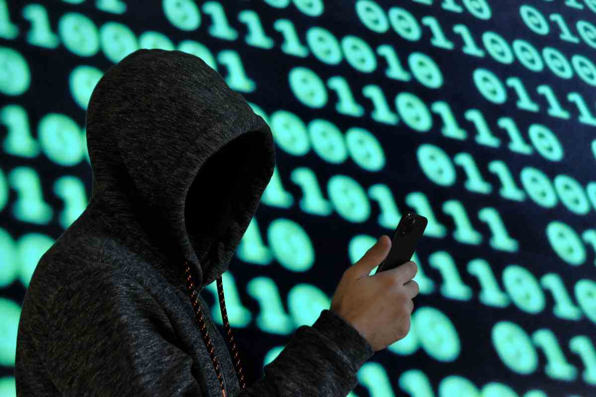 Come Capire Se Il Telefono è Sotto Controllo Dalla Polizia Smartphone, come capire se il tuo dispositivo è infetto da virus: il