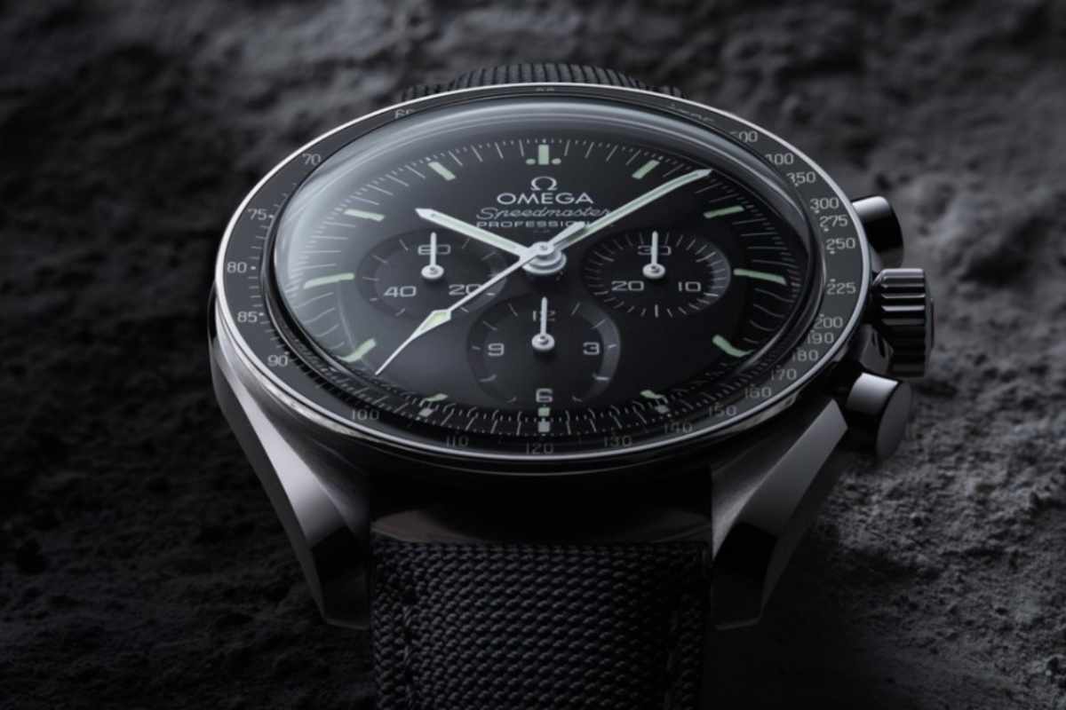 omega moonwatch 