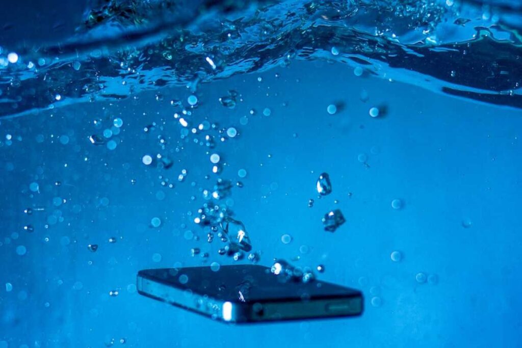 Telefono Caduto In Acqua Non Si Accende